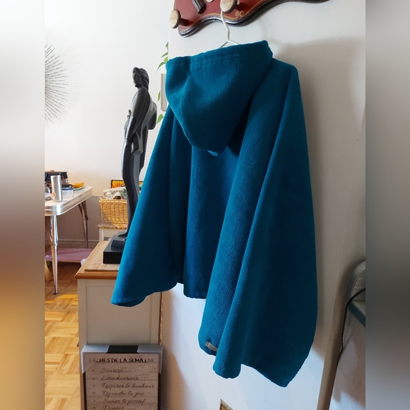 Oversized poncho style hoodie - Picture 4 of 12